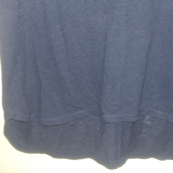 Navy blue shirt. - Picture 5 of 6